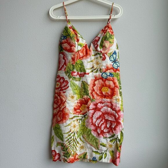 FARM Rio Dresses & Skirts - NWT Farm Rio Anthropologie Vintage Floral Deep V Mini Dress Size Medium Vacay